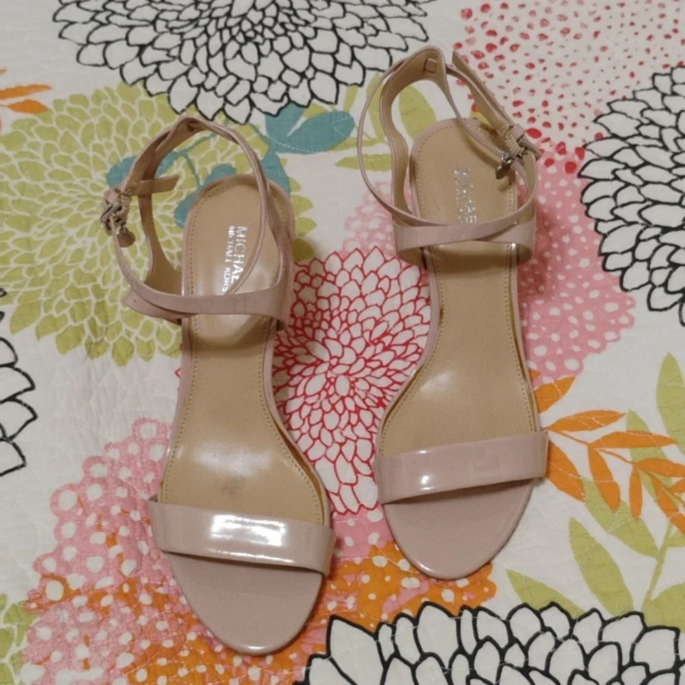 MICHAEL KORS Elegant Nude Strappy Heels Size 7M - Picture 3 of 16